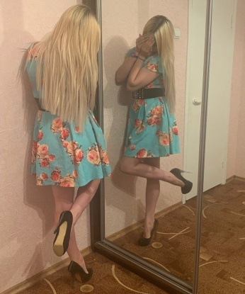 Я мастерица в создании атмосферы нежности и наслаждения. Мои услуги нацелены на удовлетворение твоих самых сокровенных желаний. Живу в Москве, и готова встретиться с тобой в уютной квартире или приехать к тебе. За моей спиной множество положительных отзывов и довольных клиентов. Позволь мне окунуть тебя в мир наслаждения и разнообразия. Подари себе незабываемые моменты вместе со мной. 😘💋🌹 9965, 22 года